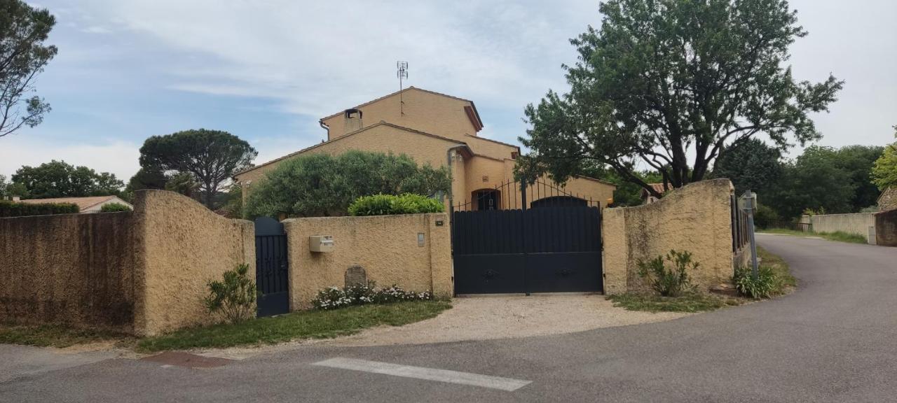 Chambre Et Petit Dejeuner Sérignan-du-Comtat Exteriör bild